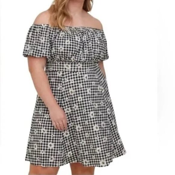 718-11 Torrid Gingham black white checked Daisy off shoulder dress Size 2 18/20 - Picture 2 of 9